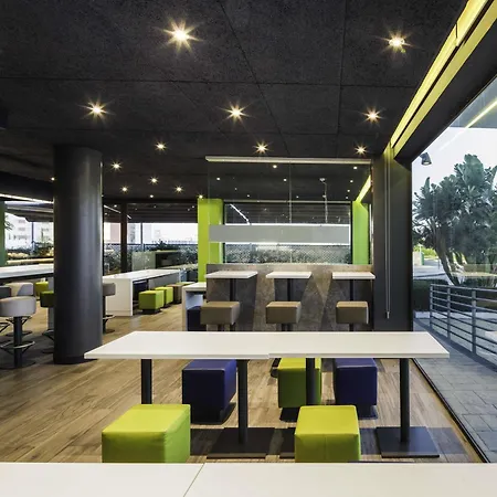 Ibis Budget Aeropuerto Avenida De Velazquez Hotel 2*