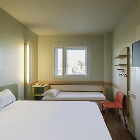 Ibis Budget Aeropuerto Avenida De Velazquez 2*