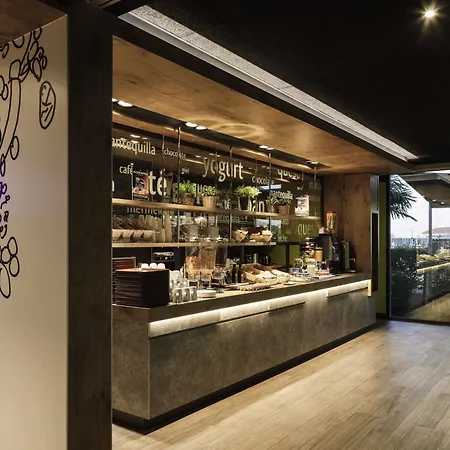 Hotel Ibis Budget Aeropuerto Avenida De Velazquez