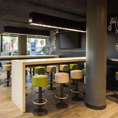 Ibis Budget Aeropuerto Avenida De Velazquez Hotel